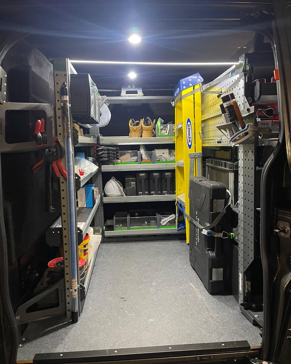 Perfo panel partition? Don't mind if we do! 🔥🤙🏼
⁣⁣⁣
#vanracking #racking #vanstorage #vanshelving #tools #toolbox #toolstorage #festool #systainer3 #onthetools #ford #custom #plumber #plumberlife #Friday #fridayfeeling #bottmodulo3 #selffit #bottsmartvan #worksmartbott