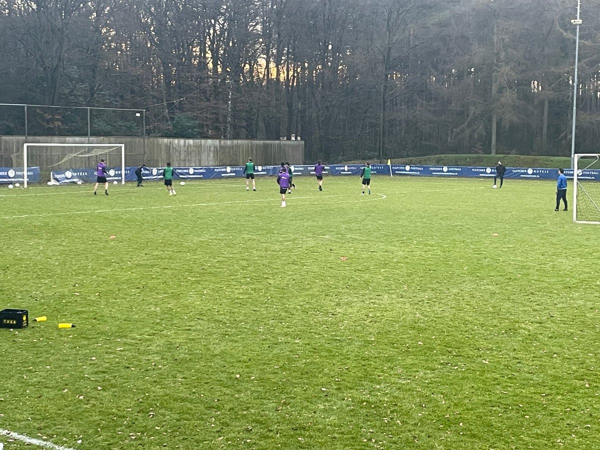 FletcherFootbal's tweet photo. Ook de voetbalclubs FC Lisse @FCLisse V.V. Wilhelmus @vvwilhelmus en 𝗧𝗢𝗚𝗕 𝟬𝟮𝟯 aangekomen bij Fletcher Hotel Victoria in #Hoenderloo voor hun #trainingskamp 👍
#wilhelmus #fclisse #togb #hotelhoenderloo #veluwe #voorburg #BerkelenRodenrijs #dewespen #togb023 #voetbalkamp https://t.co/xoIrMduZwB
