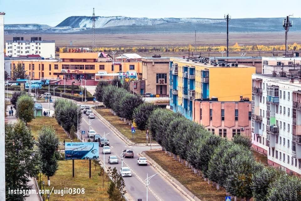 Хархоринг хот болгоно гэж балайрч байхаар Багануурыг мөнгө хаяж хот болго л доо‼️ Тэнд дэд бүтэц сайтай. Хэрлэн гол хот дундуур нь урссан, тасархай гоё хот босно шүү дээ‼️
via Anhbayar Altantsetseg