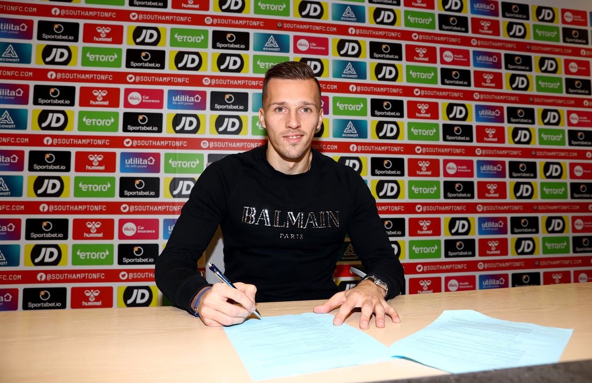 Official, confirmed. Southampton have signed Mislav Oršić on permanent deal for £6m fee, contract valid until June 2025 ⚪️🔴🇭🇷 #SaintsFC

Oršić says: “I feel so happy to be here, it’s a dream for every football player to come to play in the Premier League and I’m ready!”.
