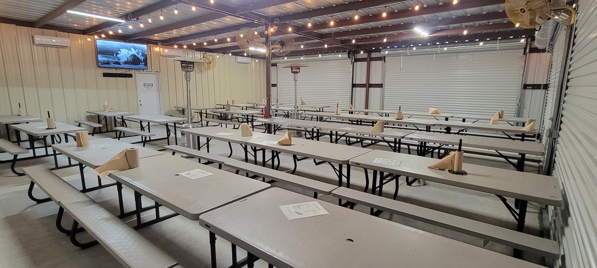 EMCIDTX's tweet photo. Enjoy crawfish, fried fish, shrimp, sausage, and chicken tenders at Overall Crawfish and Seafood located at 23193 FM 1485 in New Caney. Quantity is limited since it is early in the crawfish season. #Crawfish #CrawfishTime #Shrimp https://t.co/MH6ifWr9np