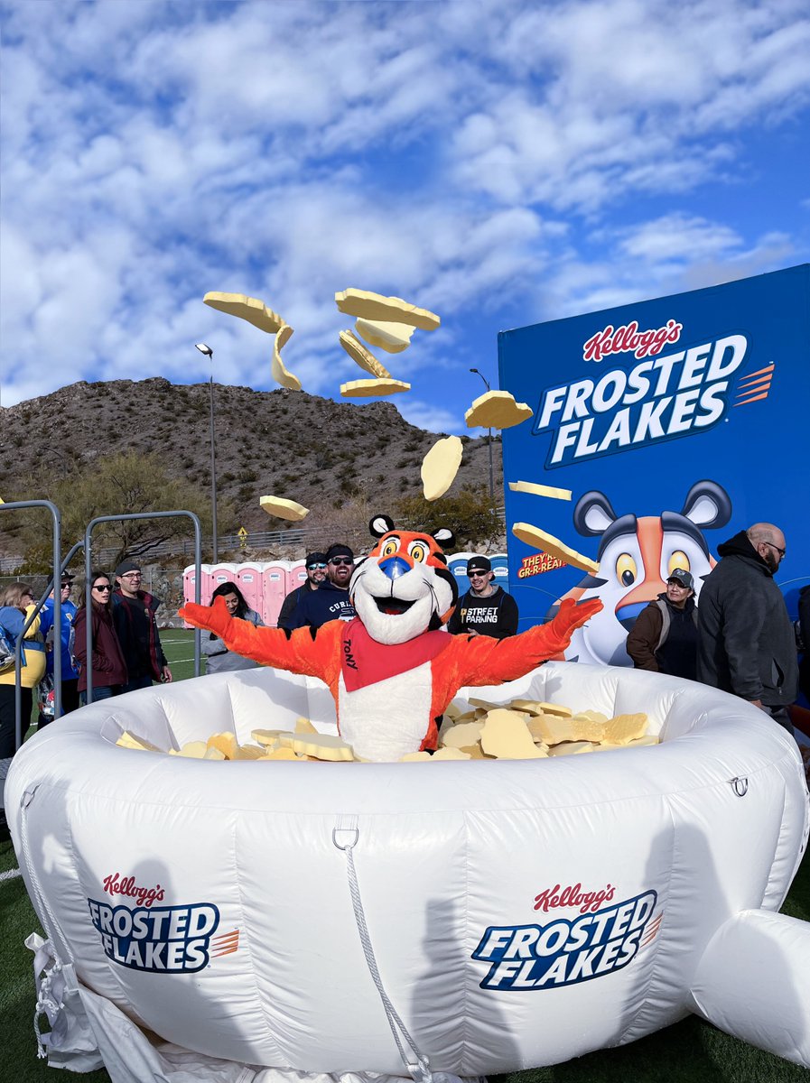 obe95's tweet photo. @pitt_fb may have won the 2022 @TonyTheTigerSB, but everyone scored the opportunity to hang with the coolest cat in #Texas - Tony the Tiger! Our team made sure everyone had their own bowl of @frosted_flakes at the Pregame Fan Fest. #OBEWork #ucla #pitt #collegefootball #kelloggs https://t.co/avWiXIDgCR