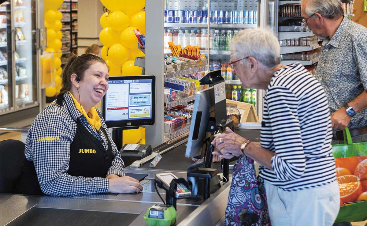 elnacionalpy's tweet image. INSPIRADOR | 🫂

🔹Son un éxito en Países Bajos 🇳🇱 las 200 cajas &quot;sin apuro&quot; que una cadena de supermercados habilitó para que personas solitarias puedan hablar por unos minutos con cajeros preparados para hacerlo. 

🔹La soledad afecta a cada vez más personas en todo el mundo.