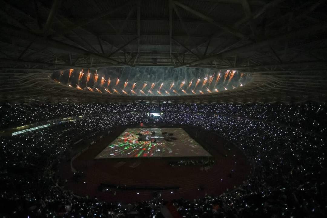 om_kh5's tweet photo. عراق الحب وبصرة السياب 
ابداع وحفل رائع يليق بالعراق وبطولة كاس الخليج 
واحد من الاجمل عبر تاريخ البطولة
#العراق #عُمان  #السعودية #قطر
#البحرين  #الكويت  #الامارات #اليمن 
#كاس_الخليج
#خليجي_زين25 https://t.co/u1xZIncWVo https://t.co/11zPETr8pR