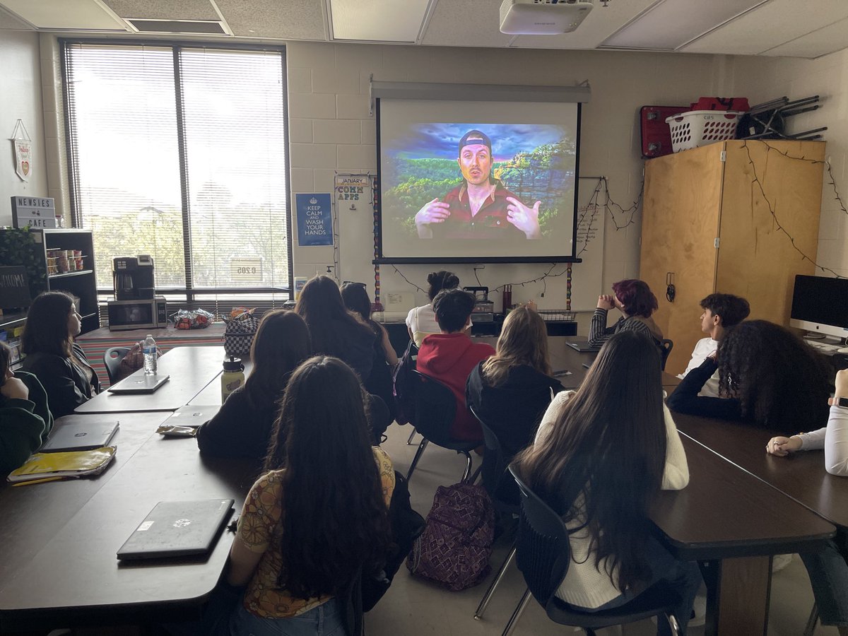 CareyAMcCarthy's tweet image. Started our podcast unit this week in ⁦@NISDComArts⁩ broadcast 1. Today we listened to an episode of ⁦⁦@MrBallen⁩ and discussed elements of the audio we liked and how we can do some of the sames things in our future podcasts. ⁦@NISD⁩ ⁦@CAHS_Media⁩