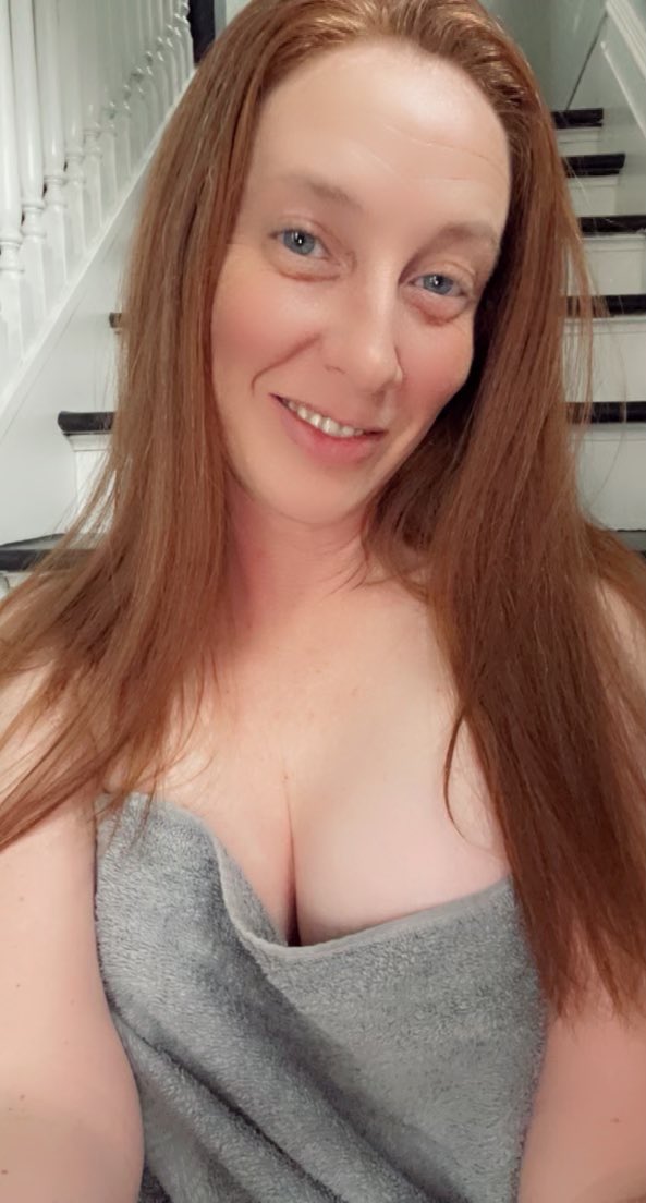TheGingerMilf's tweet photo. Who wants to join me for a bubble bath 🛀 🧼 videos coming to my “OF” soon! Link in bio https://t.co/3R7cC7qx1q