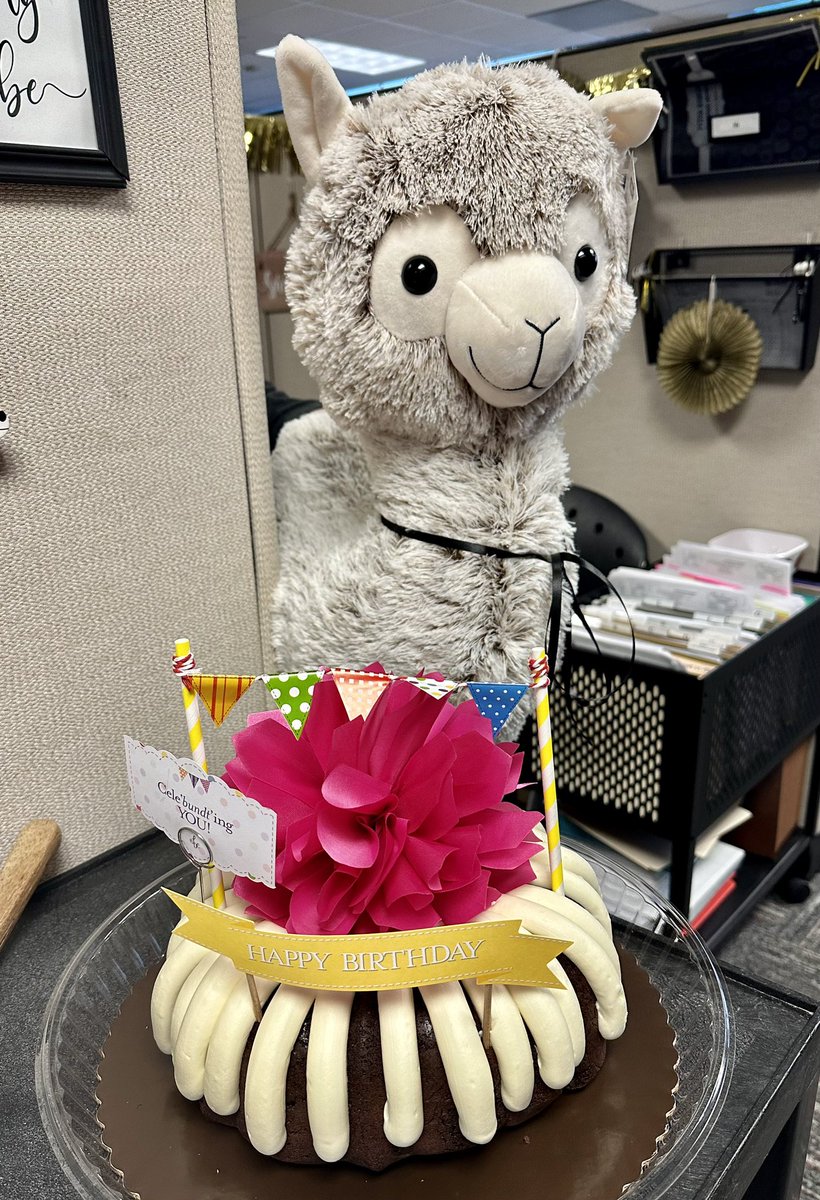 Jacqueline Nehs (@jtnehs) on Twitter photo Thank you for the birthday surprise🎂🦙💕 <a href="/PegLasiewicki/">Dr. Peg Lasiewicki</a> <a href="/acygnar/">Ann Cygnar</a> @BridgetHeroffRN Pete Nadler and Debbie Koenen. It’s “LLAMAZING!” Thank you for the birthday surprise🎂🦙💕 <a href="/PegLasiewicki/">Dr. Peg Lasiewicki</a> <a href="/acygnar/">Ann Cygnar</a> @BridgetHeroffRN Pete Nadler and Debbie Koenen. It’s “LLAMAZING!”