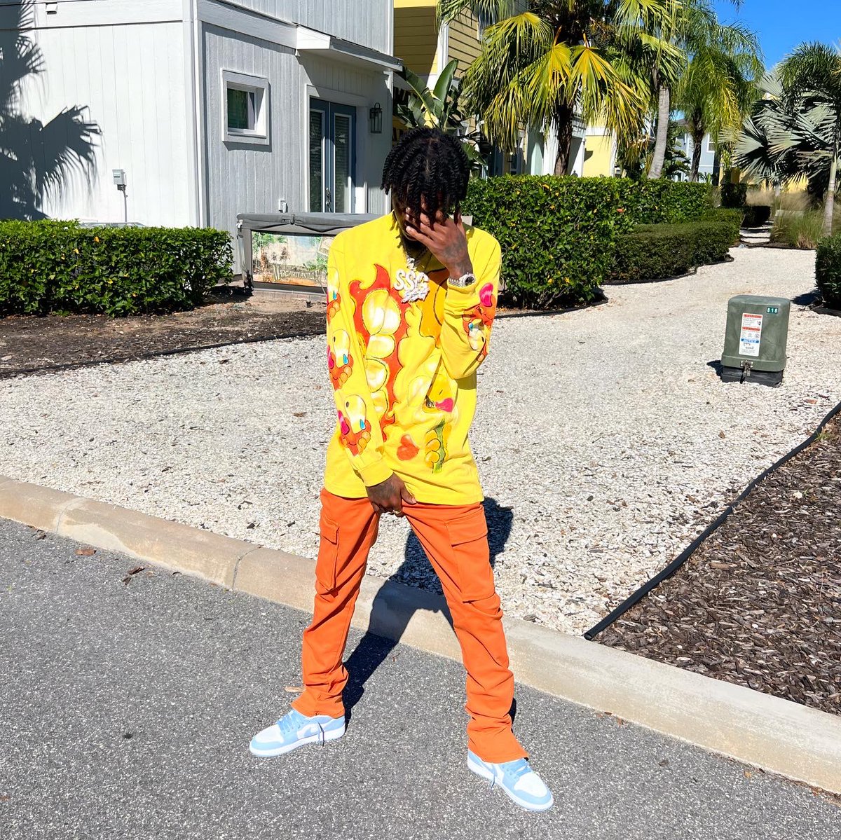 DCHerbo4's tweet photo. She callin me lil baby 🧡 but she aint Jada🚦#Glob4L🌍 #LLZOP⚡️ #TheSunSon https://t.co/AvI9FD5GtJ