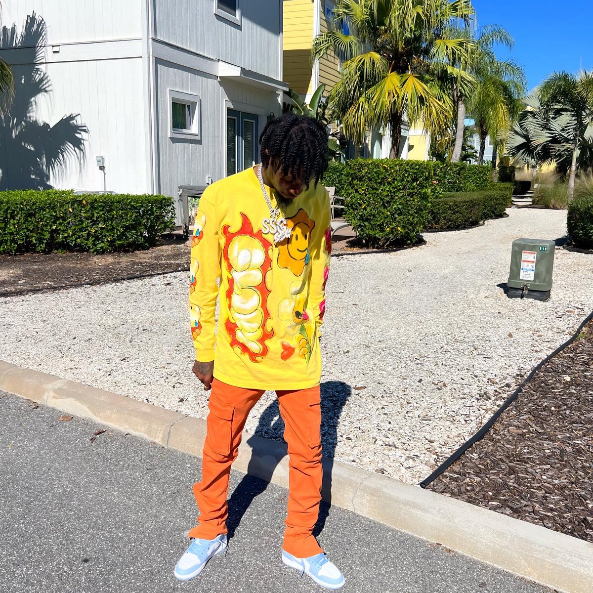 DCHerbo4's tweet photo. She callin me lil baby 🧡 but she aint Jada🚦#Glob4L🌍 #LLZOP⚡️ #TheSunSon https://t.co/AvI9FD5GtJ