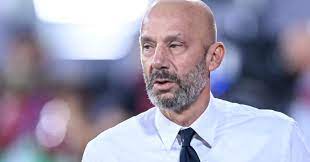 antondepierro's tweet photo. Poi si offendono se li chiami cretini.Gli esseri ributtanti che stanno twittando #NessunaCorrelazione in afferenza alla morte prematura di una persona squisita come #GianlucaVialli sono il #cancro del tessuto sociale.Era malato da 5 anni.#Vialli #COVID19 #COVID #novax #vergogna https://t.co/kRhDnr6cs7