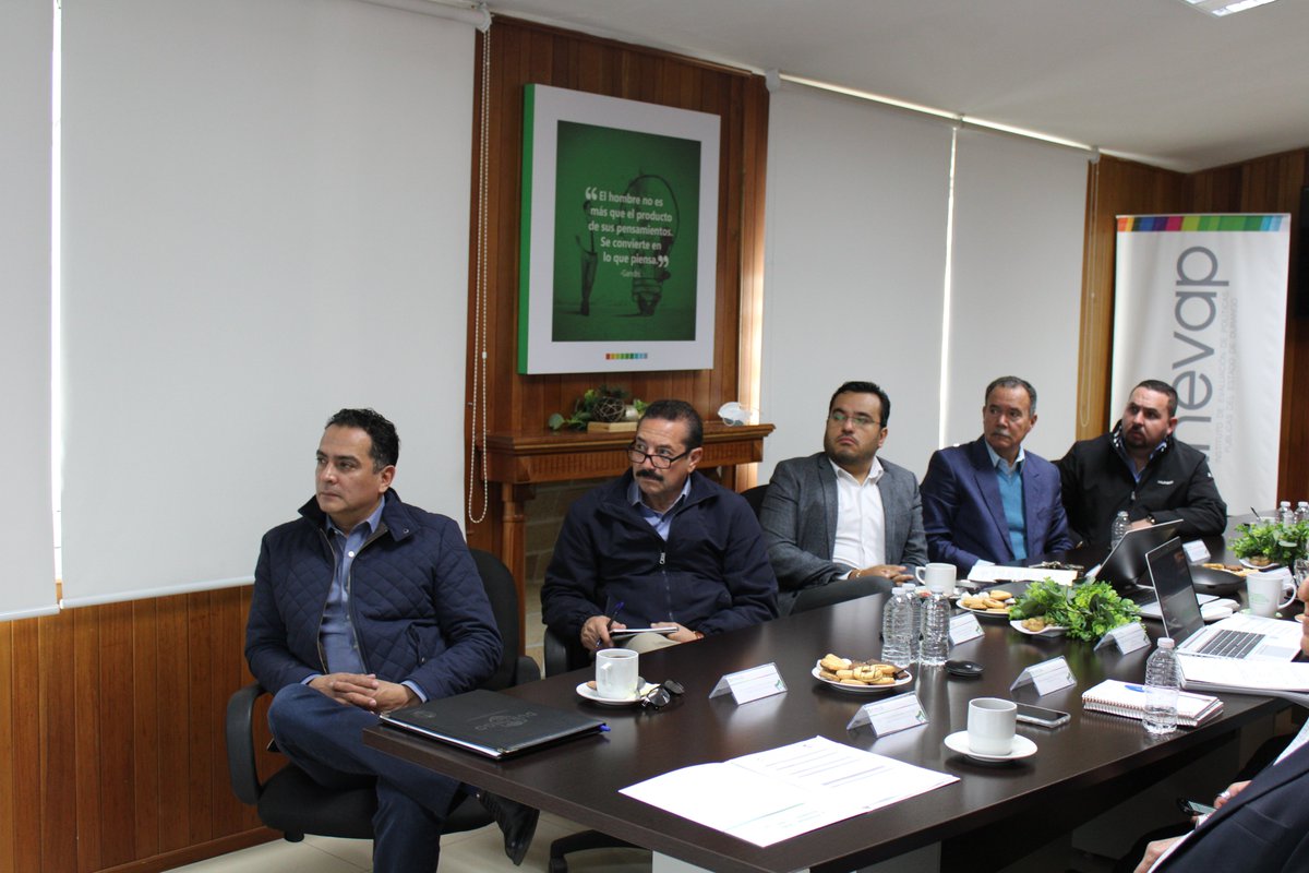IMPLANDGO's tweet photo. ...Durango y contar con el respaldo del @gobdgo a través de la Coordinación de Gestión Gubernamental y la dirección de #Planeación.🤝El Ing. Emiliano Hernández Camargo, Consejero Presidente del #Inevap, refrendo el vínculo colaborativo en el marco de la transición gubernamental. https://t.co/Rlexj1kPAx