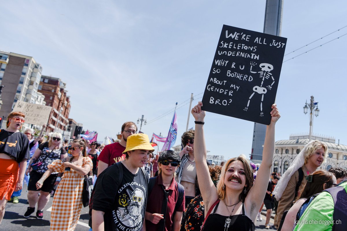 Nailed it! 🔥

#transpride #LGBTQIA #pride #lgbtqiapowerful #protest #Pride2022 

Photography by Karin