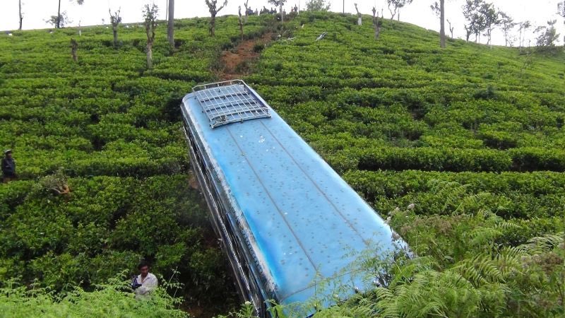 FastNews1st's tweet image. #Nanoya_Accident #7th_death
நுவரெலியா, நானுஓய – ரதெல்ல பகுதியில் நேற்றிரவு இடம்பெற்ற கோர விபத்தில் மூன்று சிறுவர்கள் உட்பட 7பேர்கள் உயிரிழப்பு!

නානුඔය ප්‍රදේශයේදී සිදුවූ හදිසි රිය අනතුරකින් කුඩා දරුවන් තිදෙනෙකු ඇතුළු හත් දෙනෙකු ජීවිතක්ෂයට පත්ව ඇත!