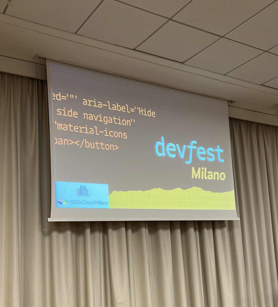 sumy92's tweet photo. Ready for devFest Milano 👩🏻‍💻
#devfest #devfestmilano https://t.co/2RrZGG3iVZ