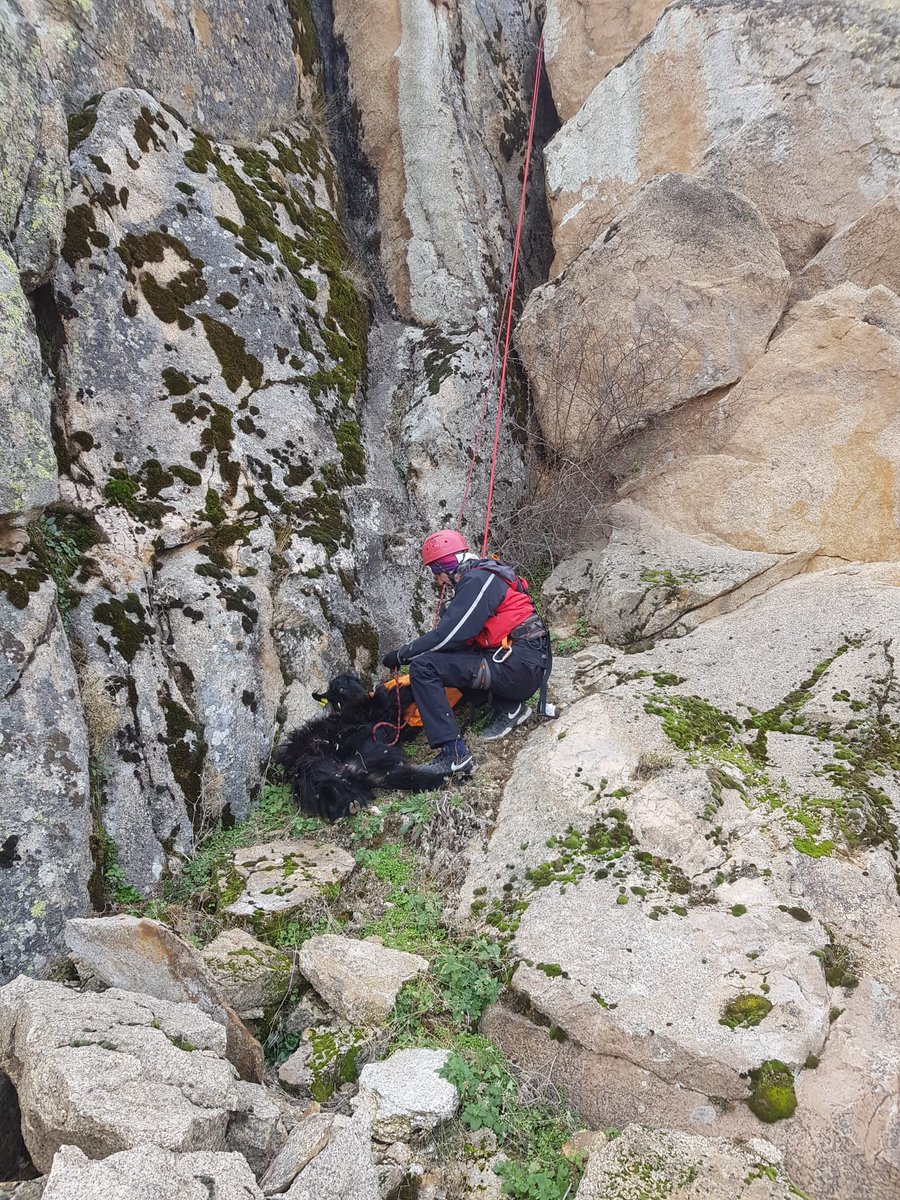 Yardım etmek için uzandığınız her el her can aslında kendi elinizdir...