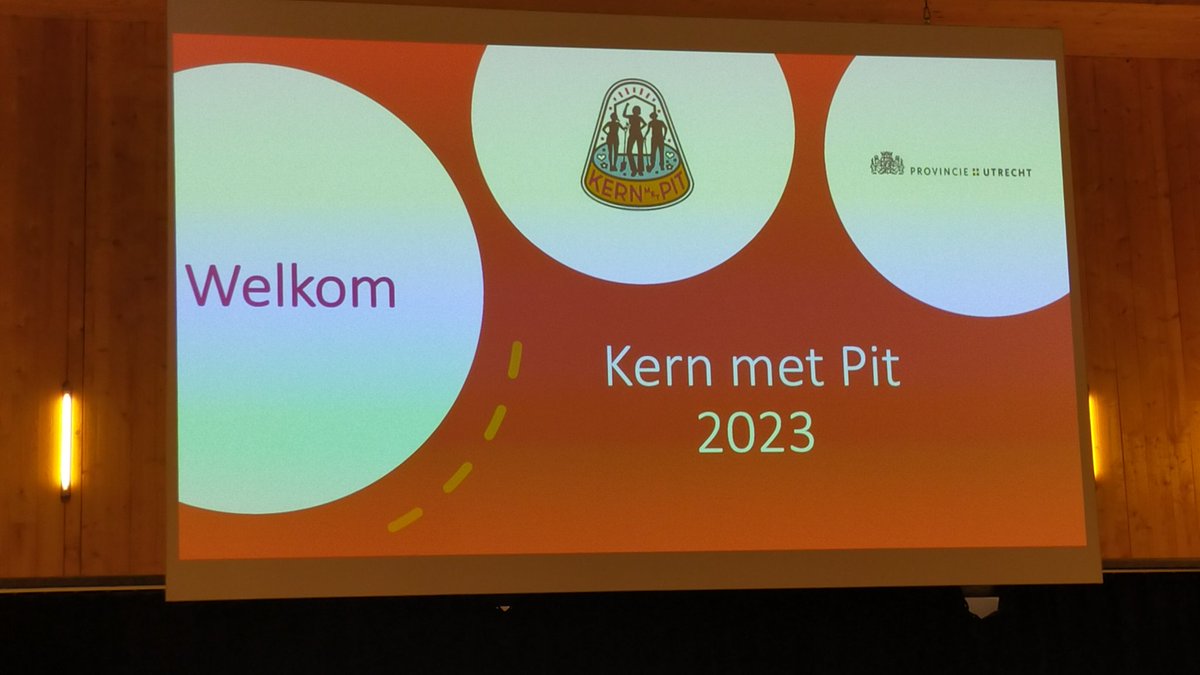 histvervdmh's tweet image. Bij #Kernmetpit in #Amersfoort voor het pitchen van ons project 25 jaar Leidsche Rijn. @Evalien030