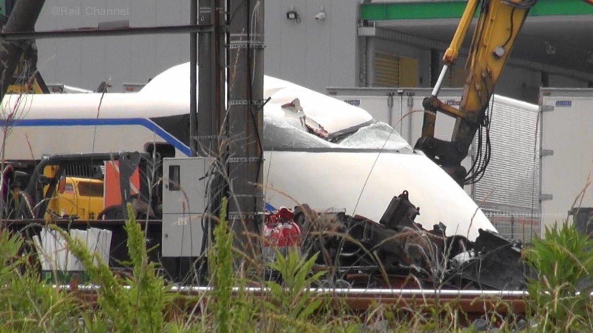 Rail_Channel's tweet photo. 2022.6.5の北館林
#スペーシア #104F 104-1号車 解体。今になってもう4枚画像を追加
#100系 https://t.co/nyMbHpK2Ow