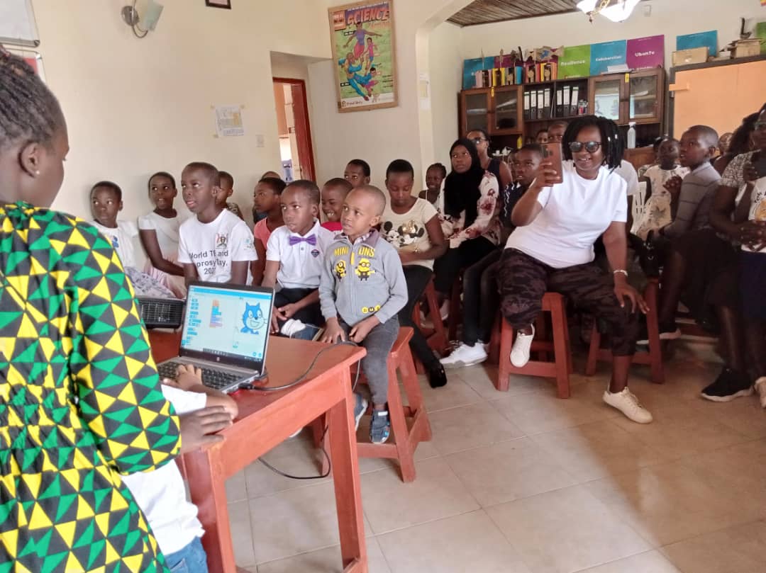 235 students across Uganda wrapping up our holiday classes in robotics & programming.

Mbale/Mbarara/Kampala/Gulu.

Deep, eternal gratitude to everyone at Fundi Bots & to the parents that invest in the future of their children.

Onwards and upwards! We are @FundiBots @FundiGirls