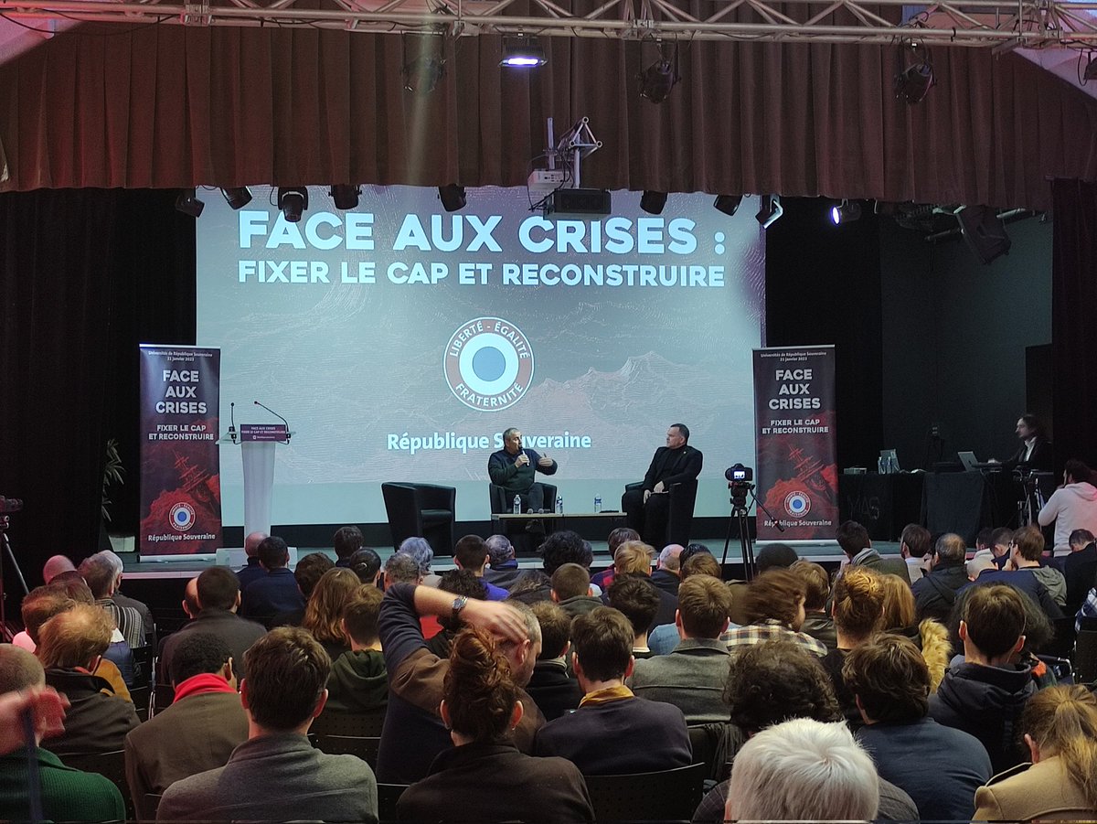 RSouveraine's tweet photo. Première intervention avec Philippe Grégoire et Kuzmanovic Georges. Salle comble !  #UHRS2023 https://t.co/QAO30MhZpD