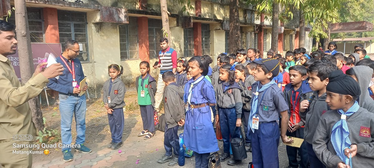 matangkumar's tweet photo. #class_III
#kendriya_Vidyalay
#Jawahar_Nagar
#Visted_at_Post_office441906 https://t.co/HlCzmqiahz