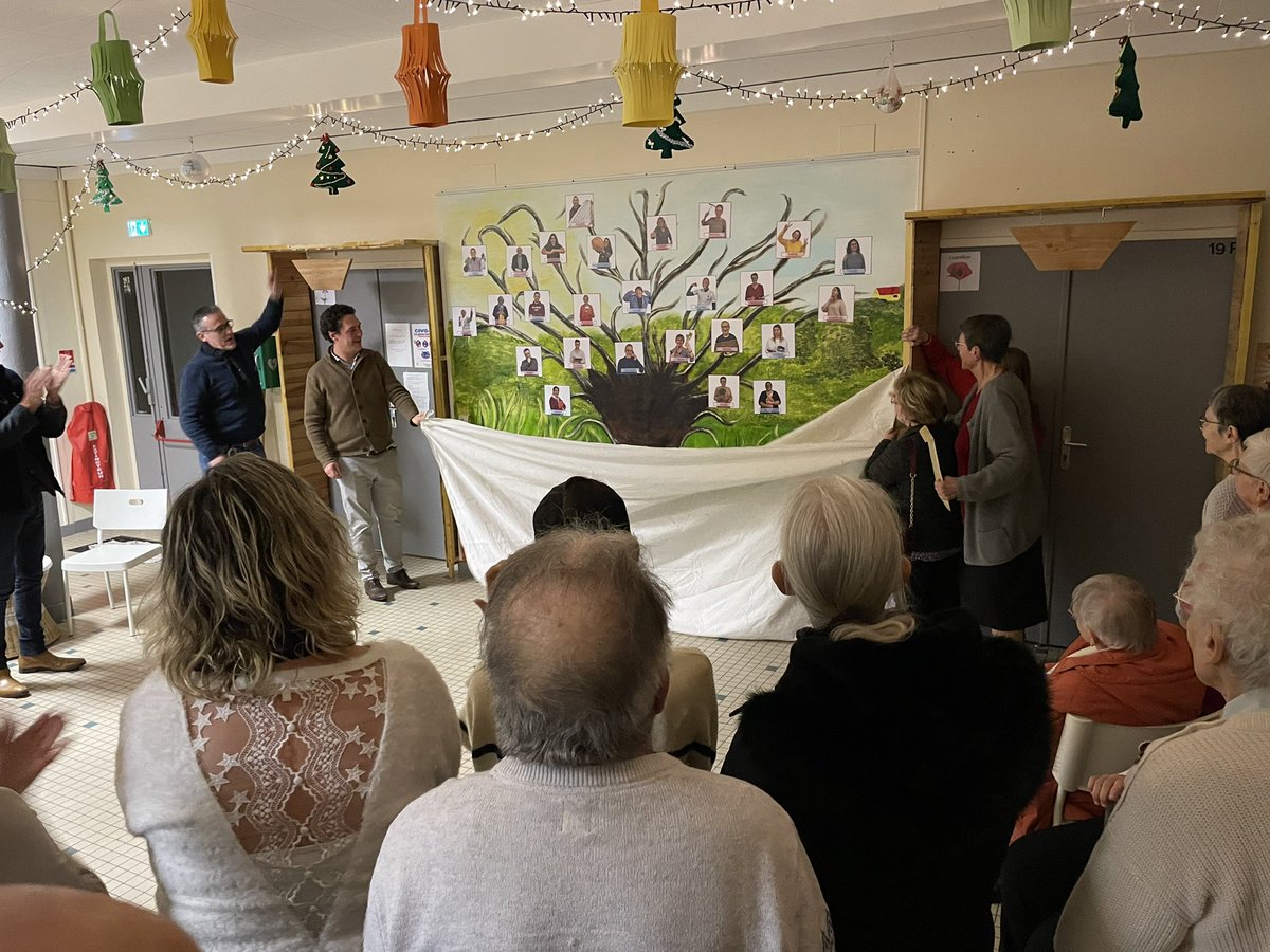 Alban Strozykowski (@strozy_a) on Twitter photo La salle était comble hier soir pour les vœux de la Maison de Quartier Maison-Blanche. Une nouvelle année pleine de projets et partenariat qui s’ouvre. Bravo à <a href="/HugotAnthony/">Hugot Anthony</a> et toute l’équipe de la MDQ pour le travail accompli
#Reims #viedesquartiers #partenariat La salle était comble hier soir pour les vœux de la Maison de Quartier Maison-Blanche. Une nouvelle année pleine de projets et partenariat qui s’ouvre. Bravo à <a href="/HugotAnthony/">Hugot Anthony</a> et toute l’équipe de la MDQ pour le travail accompli
#Reims #viedesquartiers #partenariat