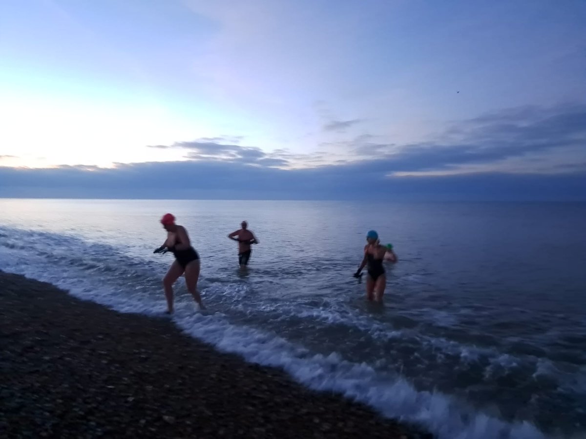 Ravilious's tweet photo. It's a joyous thing - Saturday swims @purplepuffin @Torncalf @PirateSuJa #Saturday #Seaford #SeaSwimming #ColdWater #dryrobeterritory https://t.co/Cmbw0hXREF