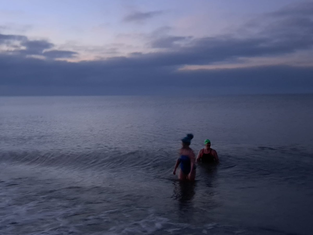 Ravilious's tweet photo. It's a joyous thing - Saturday swims @purplepuffin @Torncalf @PirateSuJa #Saturday #Seaford #SeaSwimming #ColdWater #dryrobeterritory https://t.co/Cmbw0hXREF