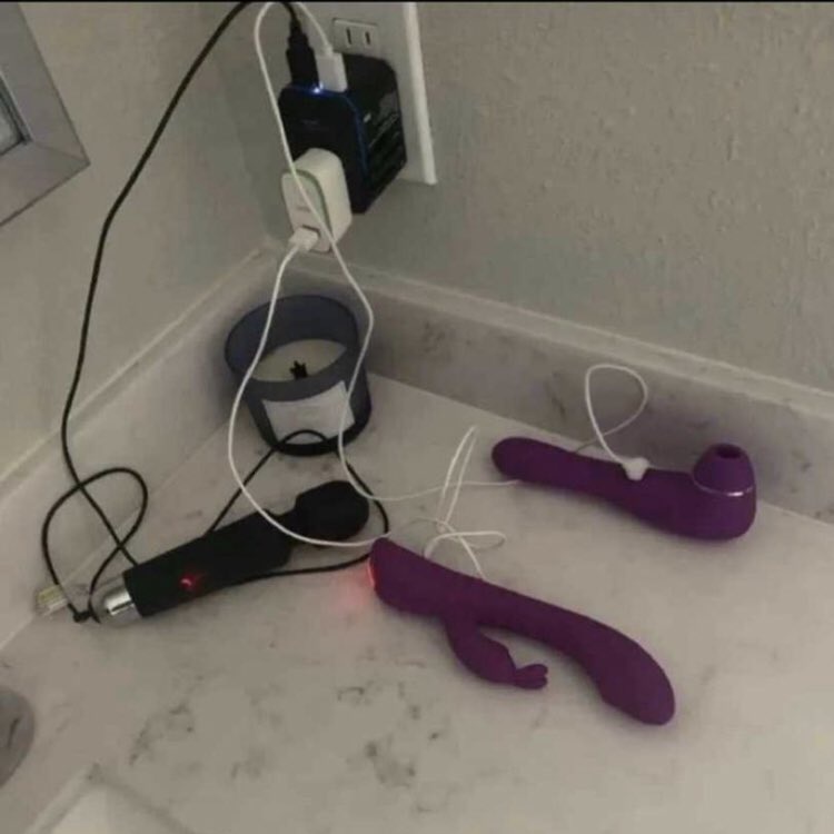 Dennoke15's tweet image. Tall black and handsome...another reason to fear women