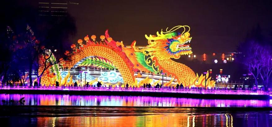 Amb_LuKang's tweet photo. The Chinese New Year is upon us. Both in cities of China and Indonesia, we can feel the festive vibe as Spring Festival decorations with best wishes can be seen everywhere. Have you found them? Feel free to share your photos about the Chinese New Year! #SpringFestivalPopUp! https://t.co/M1FKOvZhGa