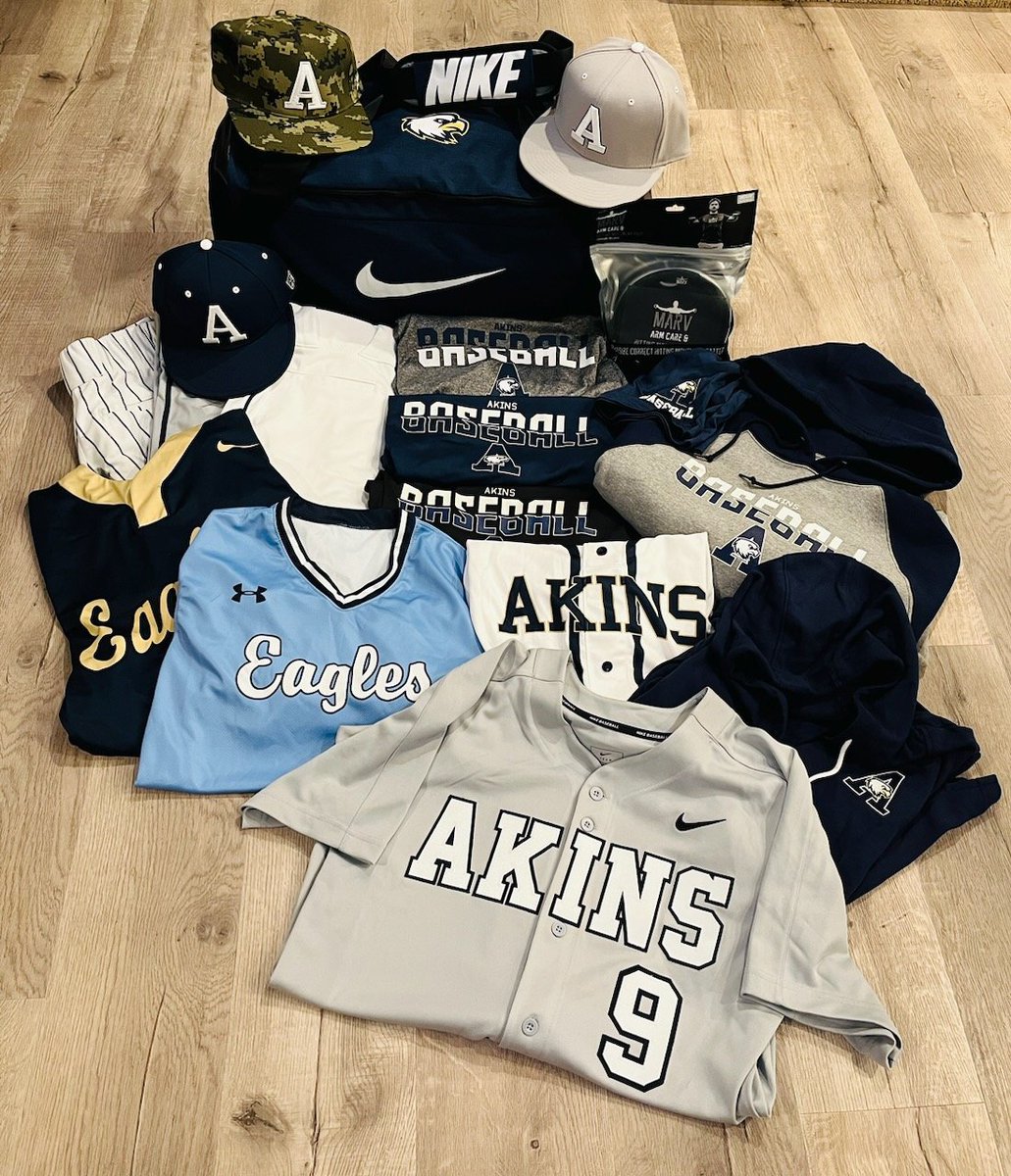 Akins_Baseball's tweet photo. Opening day of #2023SpringSeason is like Christmas Day for the guys of Akins HS Baseball in Austin.
#WingsUp
@Coach_TaylorAHS @akinsathletics @AkinsAISD https://t.co/Zl2XZCUPKN