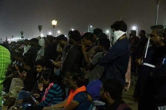 Otfcmyd's tweet photo. 6Years Back Thalapathy In Jallikattu Protest!!

@actorvijay #varisu #Thalapaathy67 https://t.co/nu5FlKIiPV