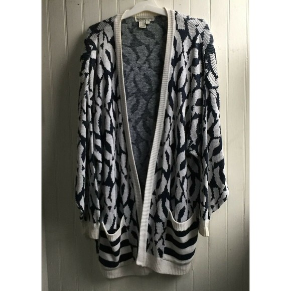 licensed2thrift's tweet image. So good I had to share! Check out all the items I'm loving on @Poshmarkapp #poshmark #fashion #style #shopmycloset #vintage #irregularchoice: posh.mk/4blnhsfcLwb