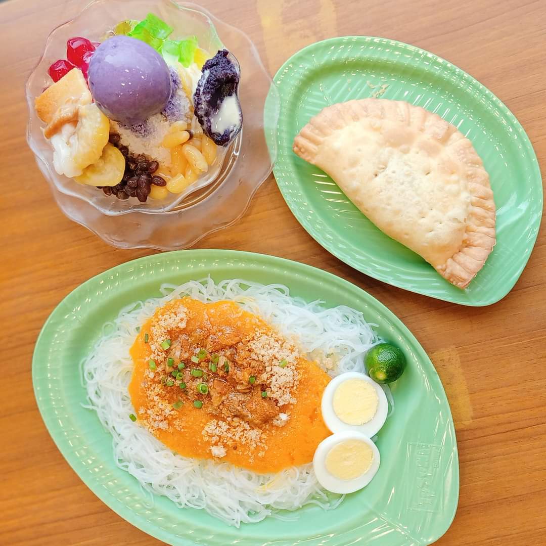 dearmomsph's tweet photo. Looking for affordable merienda? Meron yan sa @iammanginasal 💚💛 #MangInasalSnackSavers --- Palabok, Extra Creamy Halo-Halo at Chicken Empanada. 

Gusto mo bang manalo ng 3k worth of Mang Inasal GC?  Sumali sa TikTok challenge!
Order here ⤵️ https://t.co/oH74ZKLepi 

#dearmomsph https://t.co/qCz8Hi0W1c