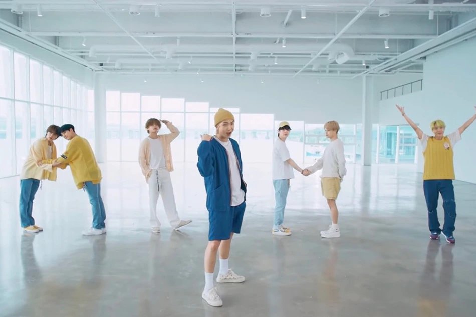 I vote for #BTSARMY as the #BestFanArmy at this year's #iHeartAwards 2023!