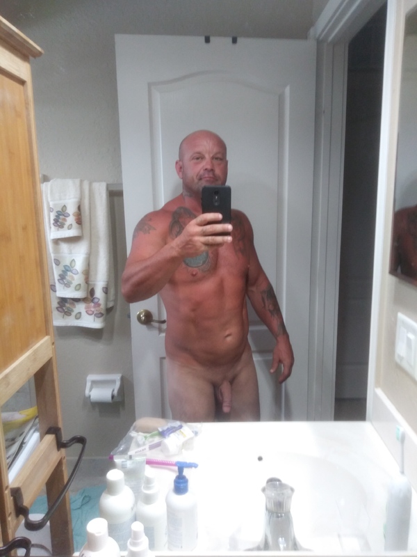 ConvincingStr8s's tweet photo. 😋Just a sexy guy from the gym😛 #StraightMale #StraightMales .  Likes/ retweets are always appreciated. https://t.co/uzmn8lkxzW