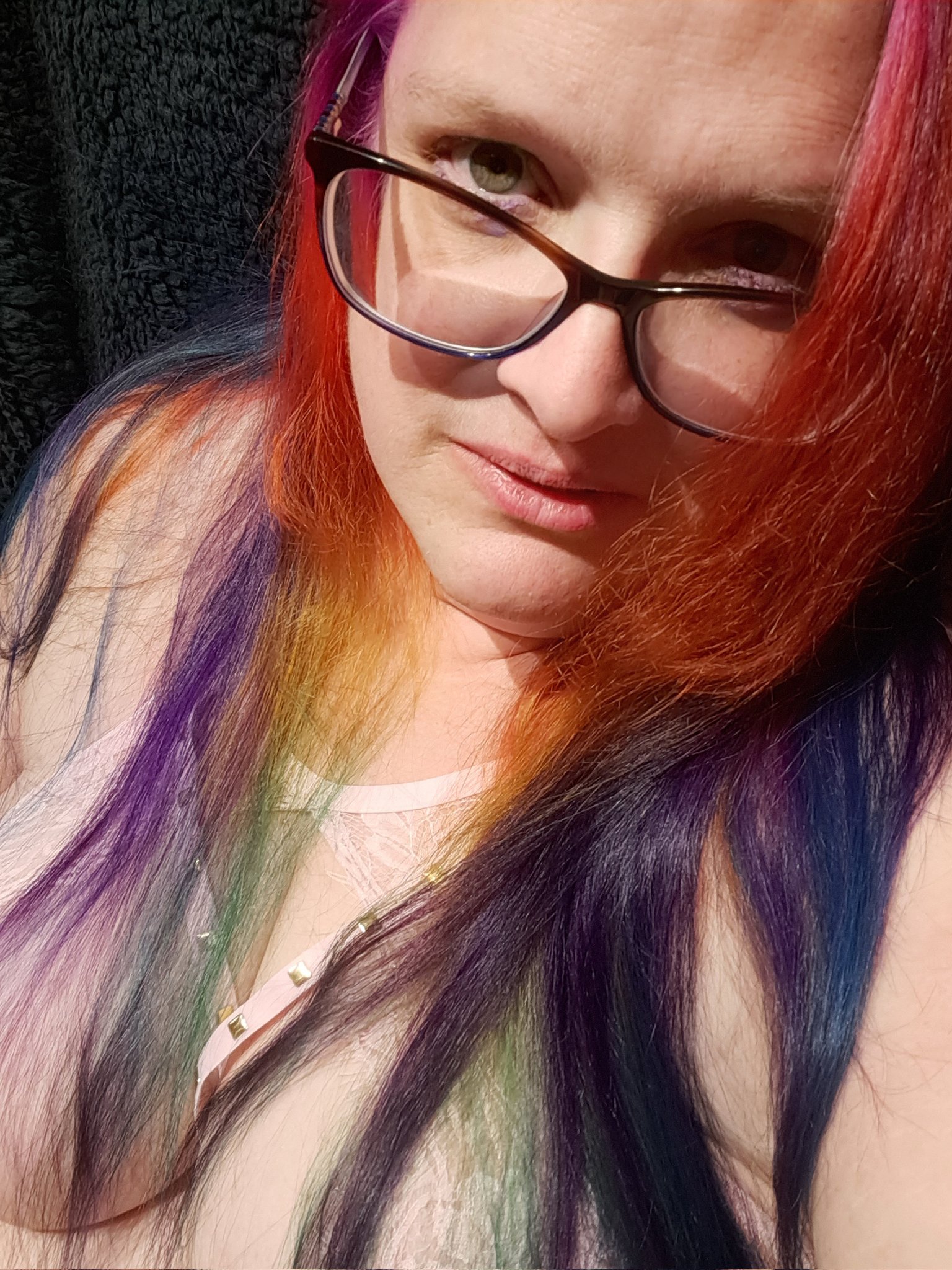 New hair color! https://t.co/AGXtvHMmhh https://t.co/CFpuarVRhw