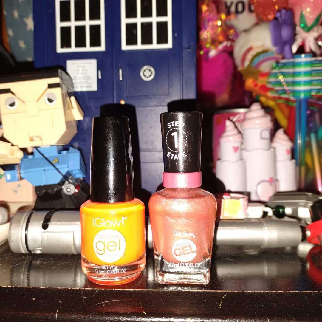 JesseStreeter5's tweet photo. Been Wanting To Combine These Colors For Some Time. The Colors I Used Were IGlow Gel Orange, Sally Hansen Gel Eternally Grapefruit #nailaid #lacolorscosmetics #iglow #sallyhansen #believebeauty #brokeassnailartist #brokeassnailart #nailart #nailartist #nailpolishaddict https://t.co/MNHbNt9VTo