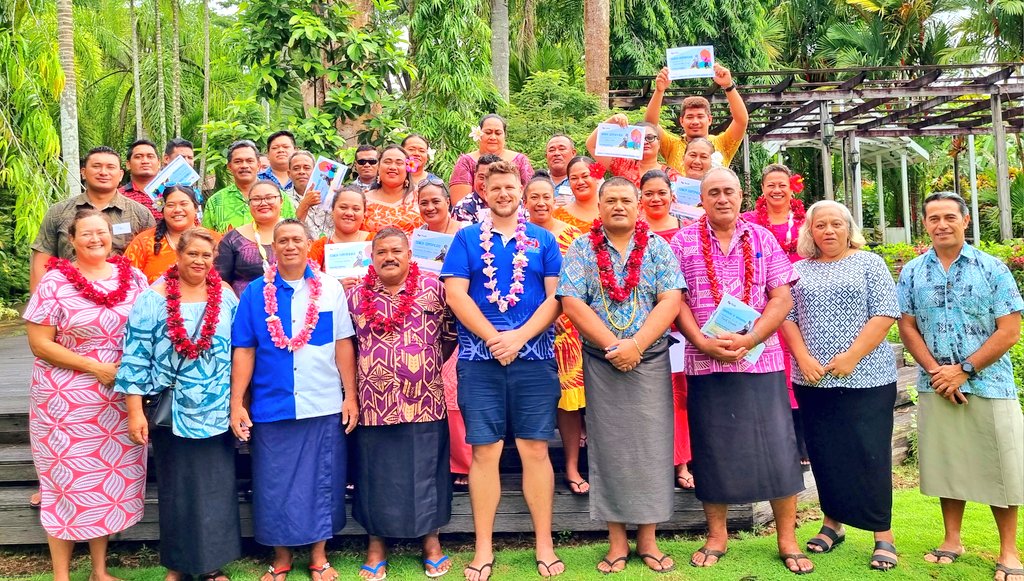 MeleMauala's tweet photo. A wonderful day for Get into Rugby PLUS SAMOA #Upolu Coaches graduation! The program uses rugby to teach about healthy relationships, gender equality, and the prevention of violence against women and girls.
#LakapiSamoa #GIRPlus #UNWomen #DFAT
β€πΌπΈπβοΈβοΈποΈ @unwomenpacific https://t.co/Pd5M3utRFh