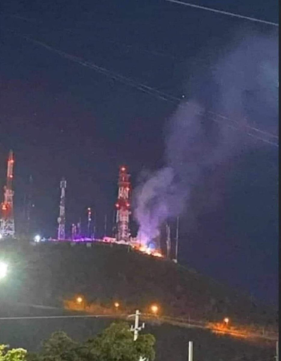 memes_lmp's tweet photo. Jajajaja tan poco acostumbrados están a llegar a la final que no saben que hacer, ya hasta incendiaron el cerro de la memoria

Mi Mochis mágico ✨ https://t.co/L0fwCmTtbr