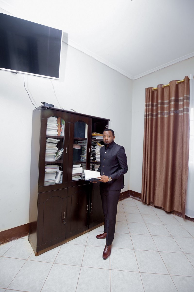 nikkwapili's tweet image. Kitabu bora nikile ambacho bado hauja kisoma