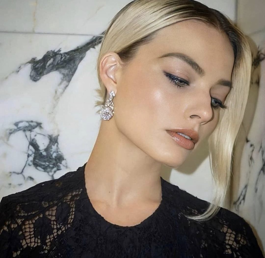 Celebrity_six's tweet photo. Margot Robbie #margotrobbie https://t.co/mEVNfxuOvy