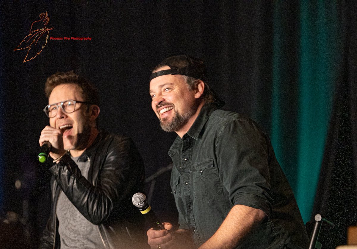 PhoenixFire_RN's tweet image. I just think they’re neat ☺️ #SPNVegas #SPNLV @CreationEnt #MichaelRosenbaum #TomWelling #Smallville