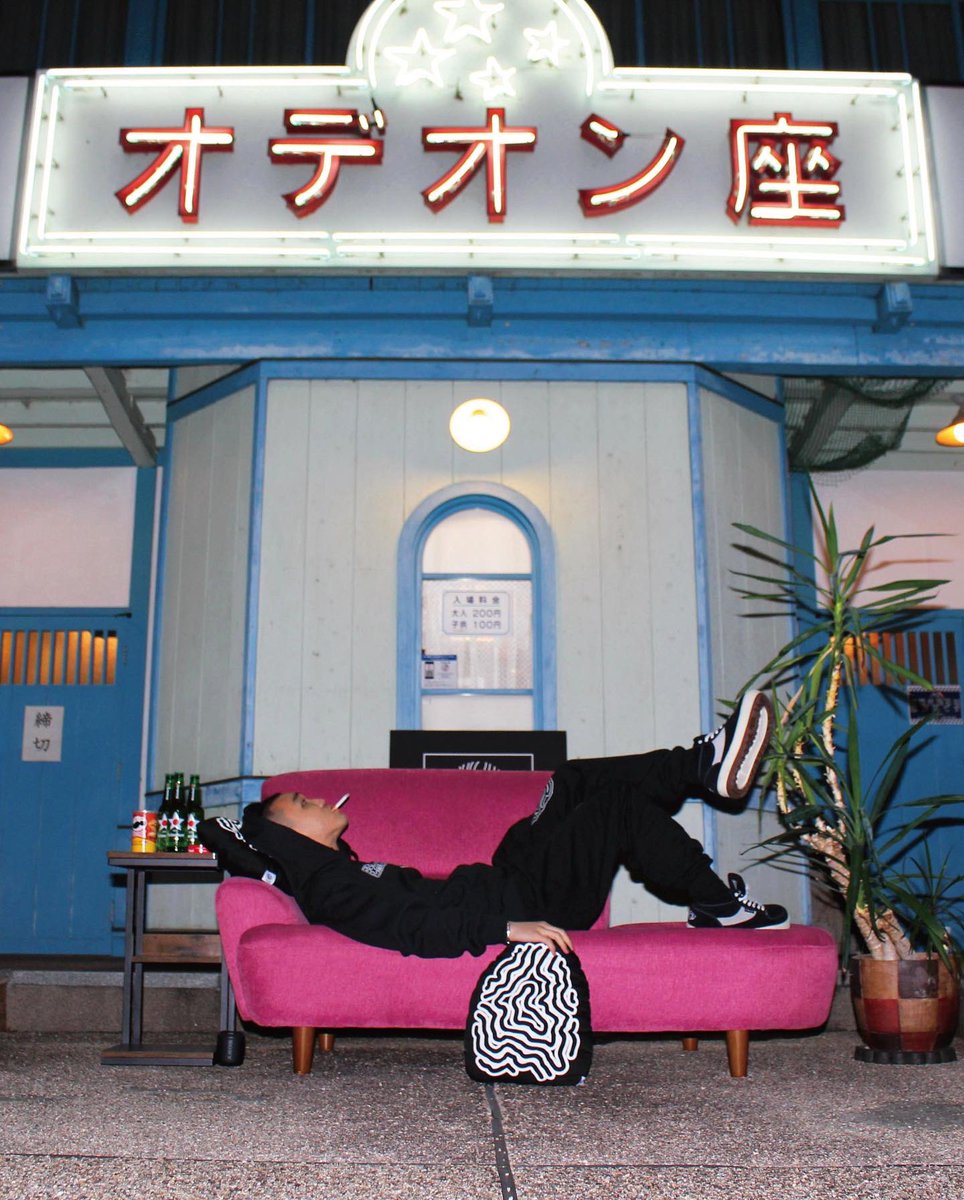 sirusi_locus's tweet photo. SIRUSI LOCUS SET UP

『SIRUSI TWO NOISE LOGO HOODIE』

『SIRUSI TWO NOISE LOGO PANTS』

#sirusilocus #シルシローカス https://t.co/Ct9wKNWABZ