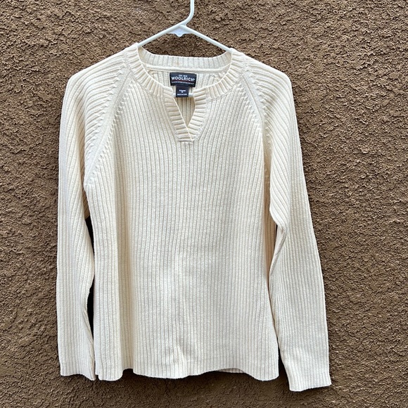 baerreg's tweet photo. So good I had to share! Check out all the items I'm loving on @Poshmarkapp from @Backroom_Closet @Closets26 #poshmark #fashion #style #shopmycloset #davidyoungnewyork #woolrich #atelierayo: https://t.co/EkQMV9iiFY https://t.co/CJ4H3lsrNg