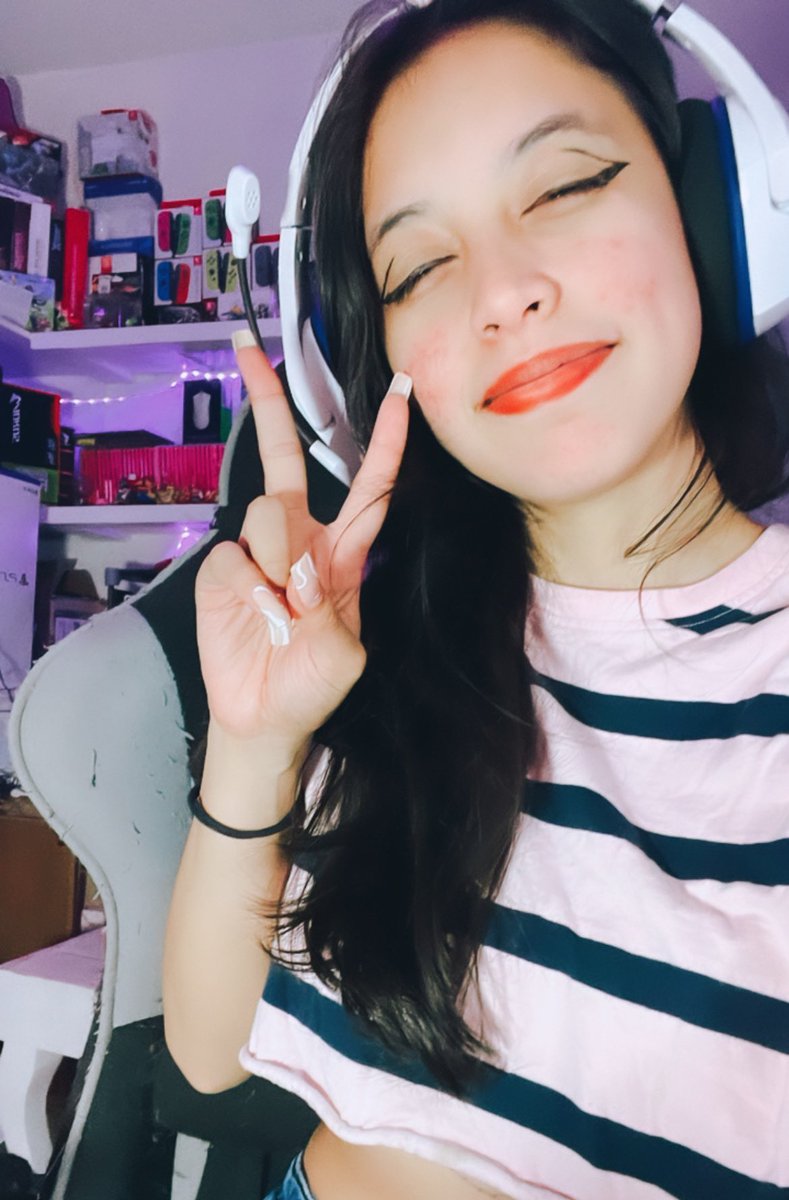 draznitalml's tweet photo. ¿Quién me entenderá mejor?

https://t.co/8odhEILIZF 

#twitchenlinea #gamergirl #Chill #drawy https://t.co/lrVqVzW1LH