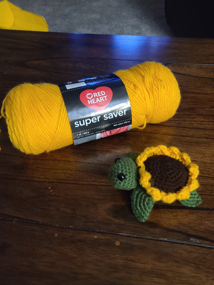 MommyKCrochet's tweet photo. I got another order done!
They're so cute!
#turtle #amigurumi #sunflower #sunflowerturtle #handmade #madebyme #crochet #crochetturtle https://t.co/ZSSh8XSGz3