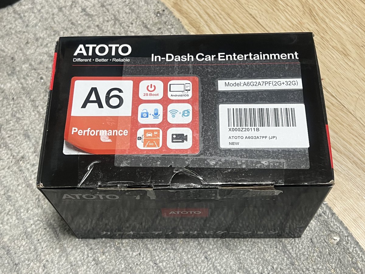 mi_tsuketayo's tweet image. アカデミックモーターカレッジで紹介されてた『ATOTO』シリーズ。A6を購入して取り付けてみた。
カーステレオと比べても薄いから、余分なケーブルも本体の後ろに置いておけるので、設置も楽にできた。
CarPlayも使えるしჱ̒*ᐛ*)ｲｲﾈ

 #アカデミックモーターカレッジ 
#ATOTO
 #Androidナビ