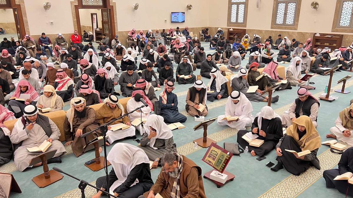 othmanalkamees's tweet image. 🔹من حضور اليوم بعد الفجر برنامج مفاتح الطلب ولله الحمد
🔹المجلس الأول
🔹للشيخ عثمان الخميس