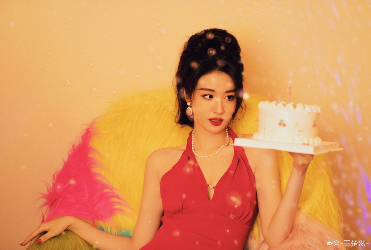 wangchurans's tweet photo. #WangChuran’s Weibo update

“Eat a cake today 🎂😏”

#王楚然 https://t.co/8qOO5tjbIw