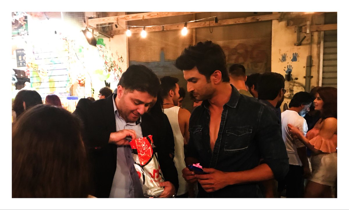 MosesSapir's tweet photo. In this pic I gave Sushant a modest gift with his name engraved on it- a souvenir from Israel
He holds it with a smile on his face
Giving love is something that costs nothing &amp; you can give endlessly 
Remembering #SushantSinghRajput on his birth anniversary 
Prayers &amp; remembrance https://t.co/SdOVSx0Zyl